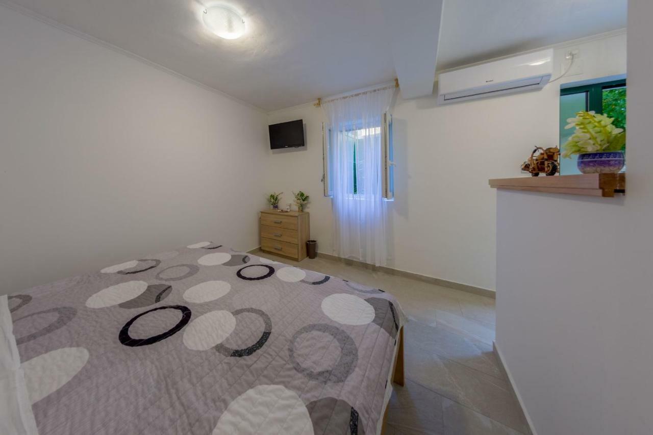Room Nino Skradin Exterior photo